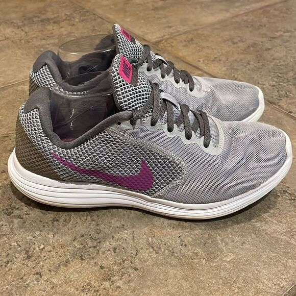Nike Revolution 3 Grey Pink Sneaker Shoes Womens Size 9 EU 40.5 819303-009 - Picture 10 of 12